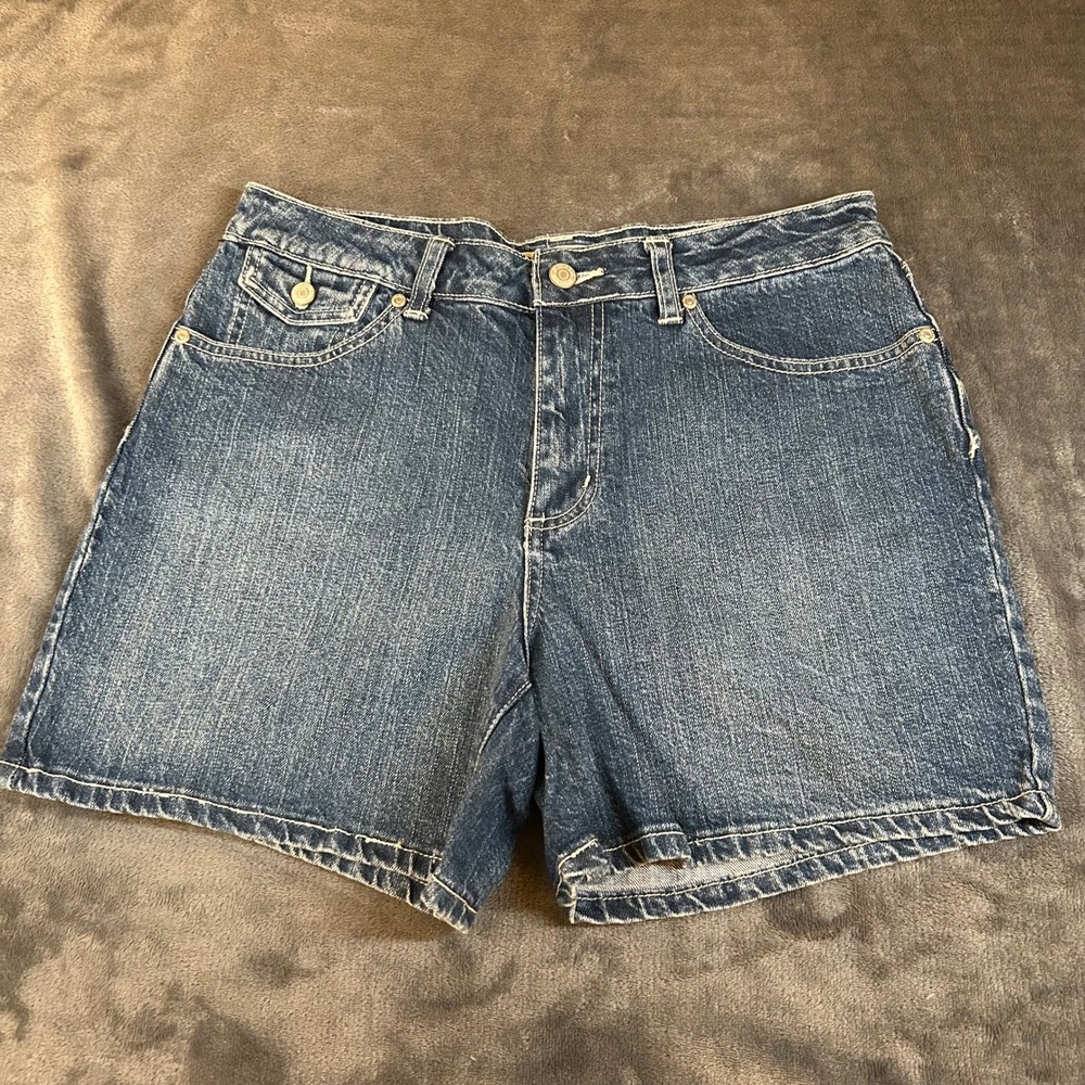 St. John's Bay Denim Jean Shorts Womens Size 12 Classic Dark Wash Casual 32x5"
